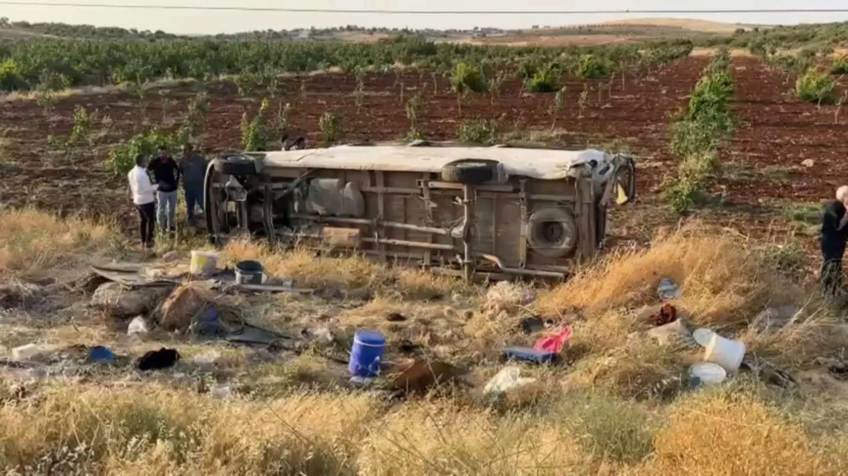 Suruç yolunda tarım işçilerini taşıyan minibüs devrildi
