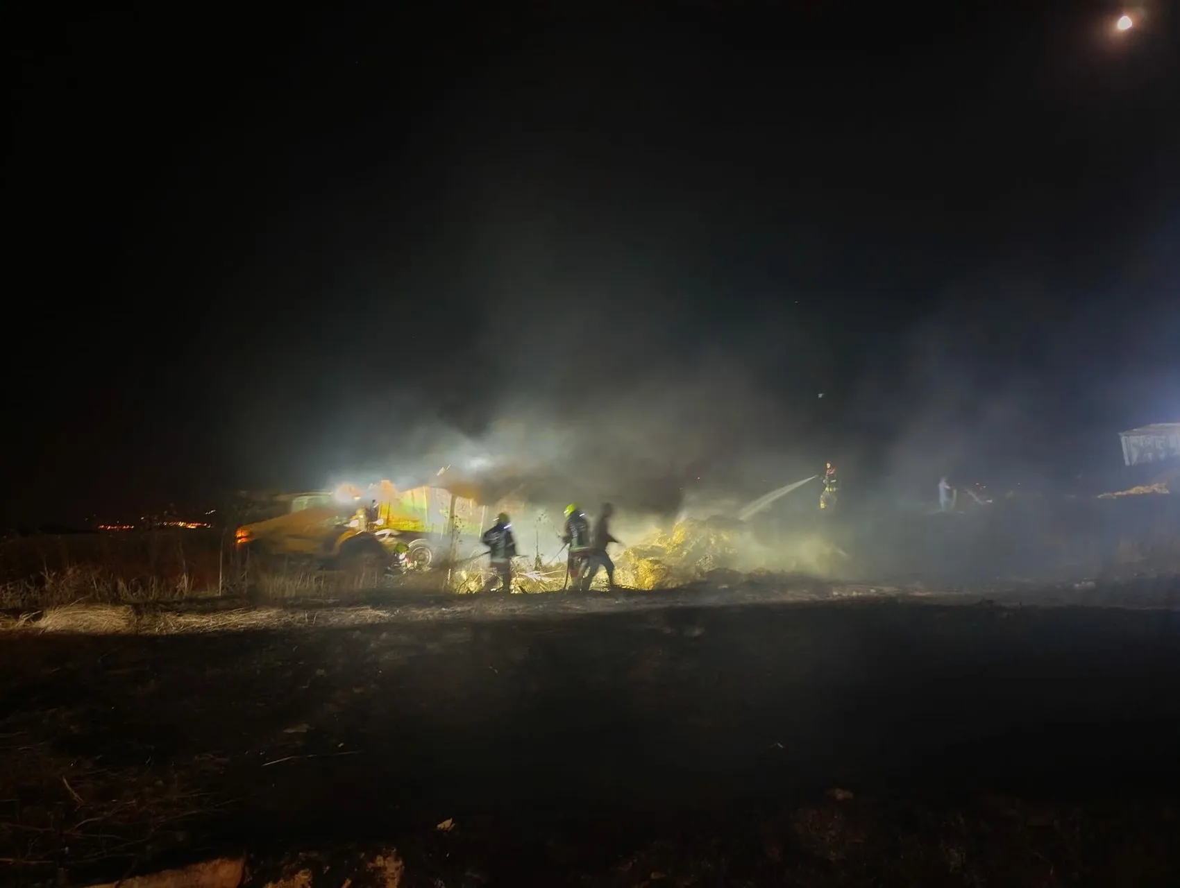 Burhaniye’de gece yarısı çiftlik yangını