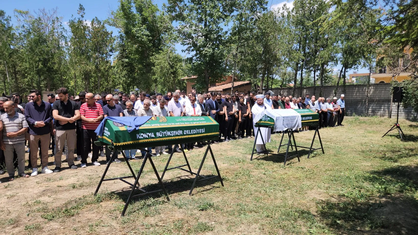 Konya’da kaldırımda yürüyen anne ve kızını taksi hayattan kopardı
