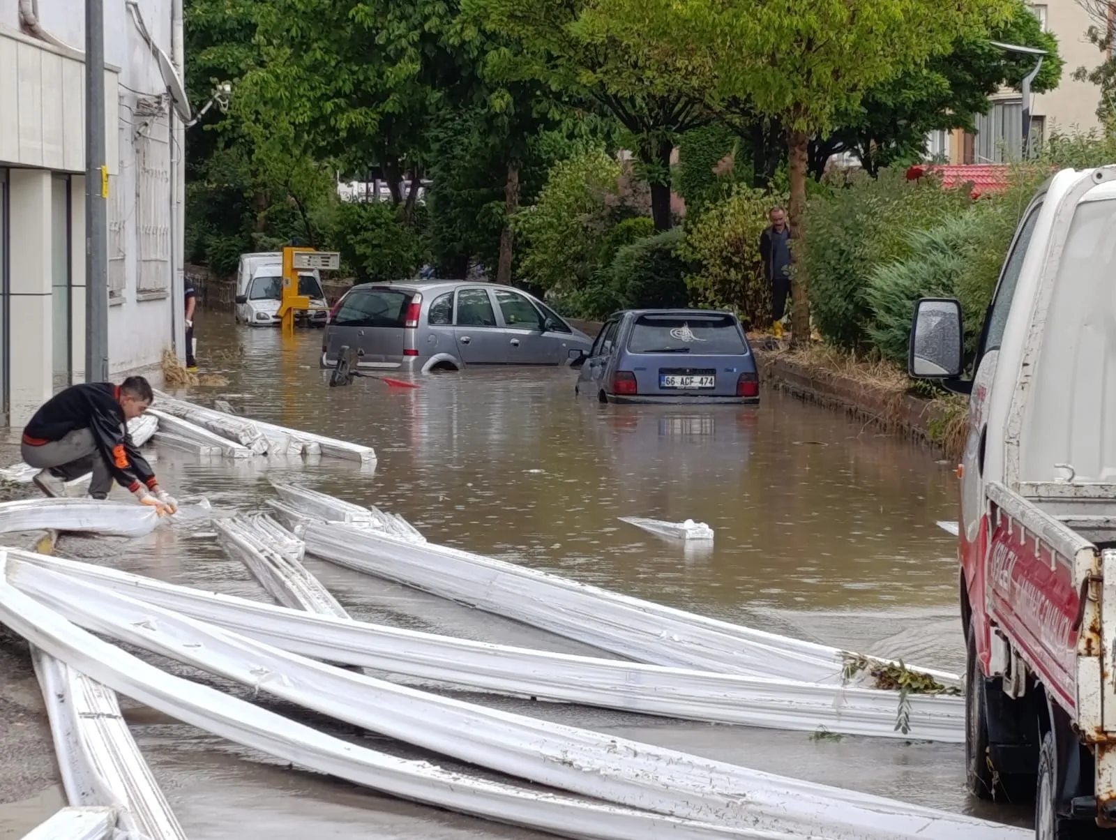 Yozgat'ta şiddetli yağış hayatı durdurdu