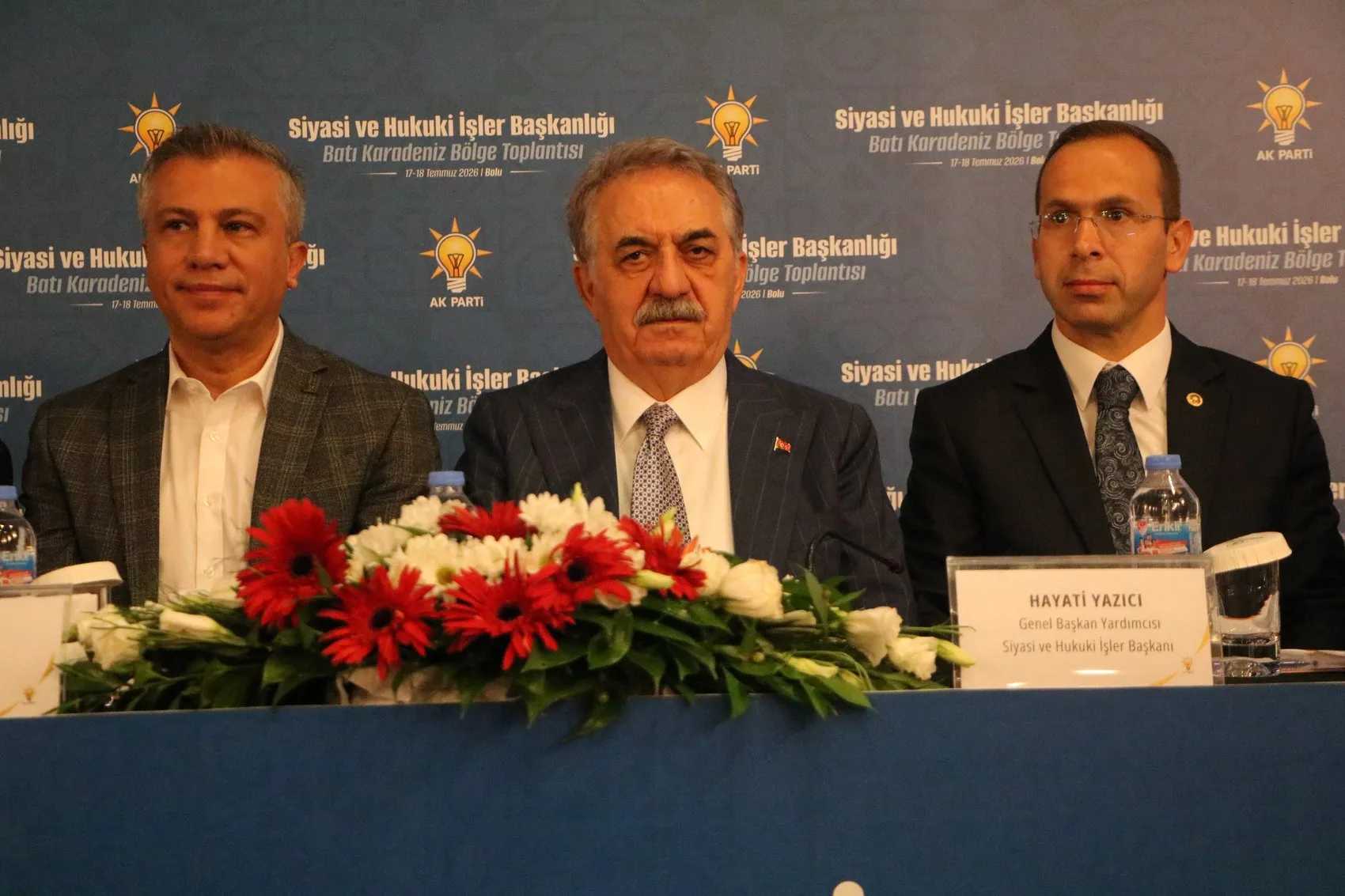 AK Parti yeni anayasa için referandum planını masaya koydu
