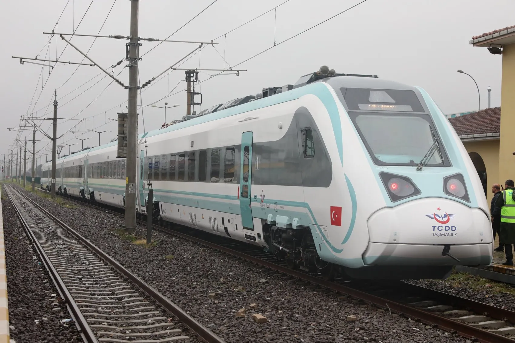 Yerli elektrikli trenler artık Edirne hattında seferlerine başlıyor