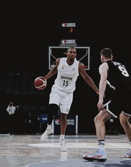 TOFAŞ kadrosunu Amerikalı forvet Tre'Shawn Thurman ile güçlendirdi