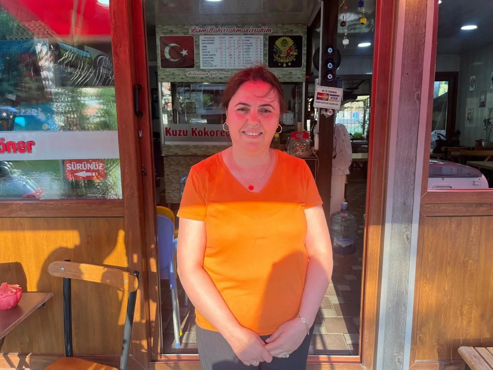 Ödemiş'te bir sokağın tüm dükkanlarını kadınlar yönetiyor