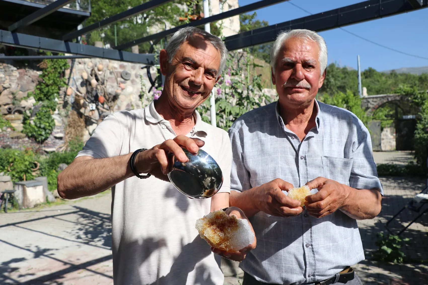 Kayseri'de 500 yıllık gelenek Yazın ortasında kar keyfi
