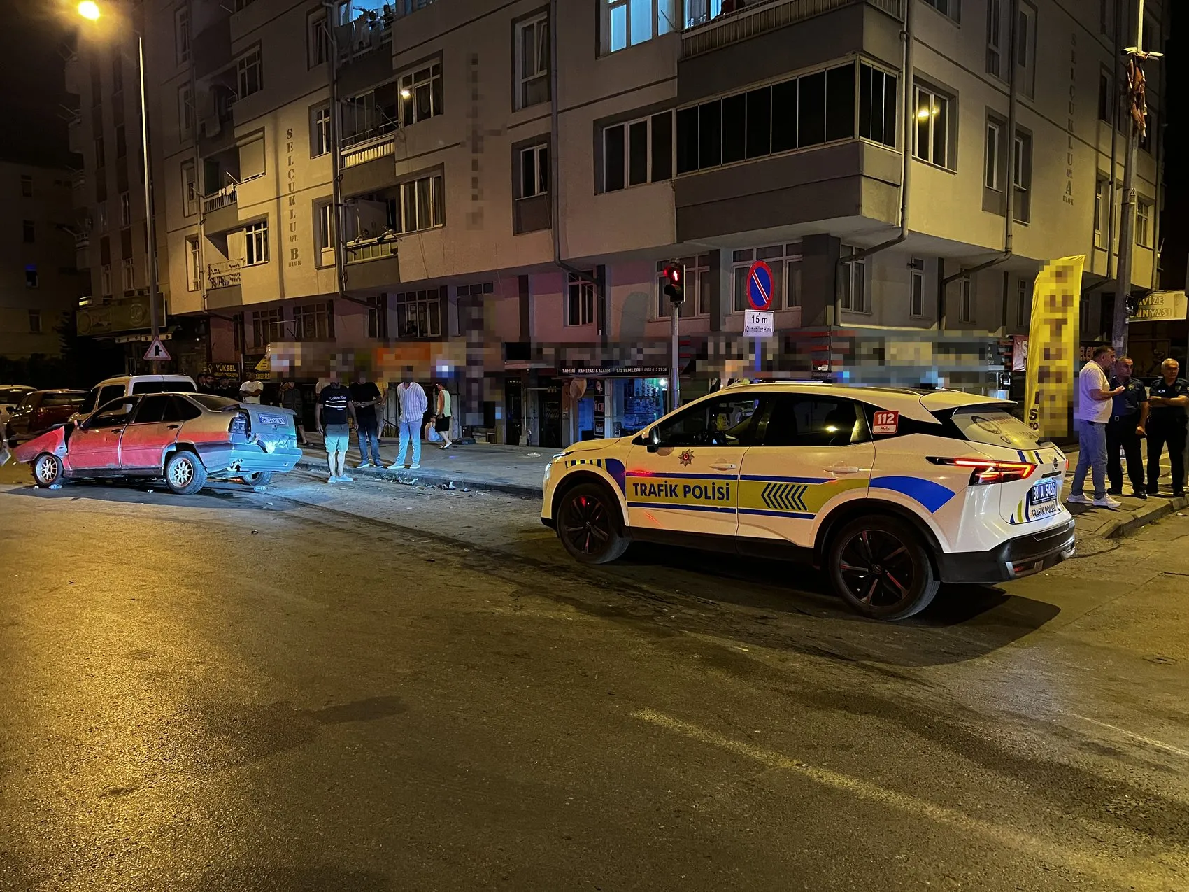 Kayseri'de polis aracı kaza yaptı 3 kişi yaralandı