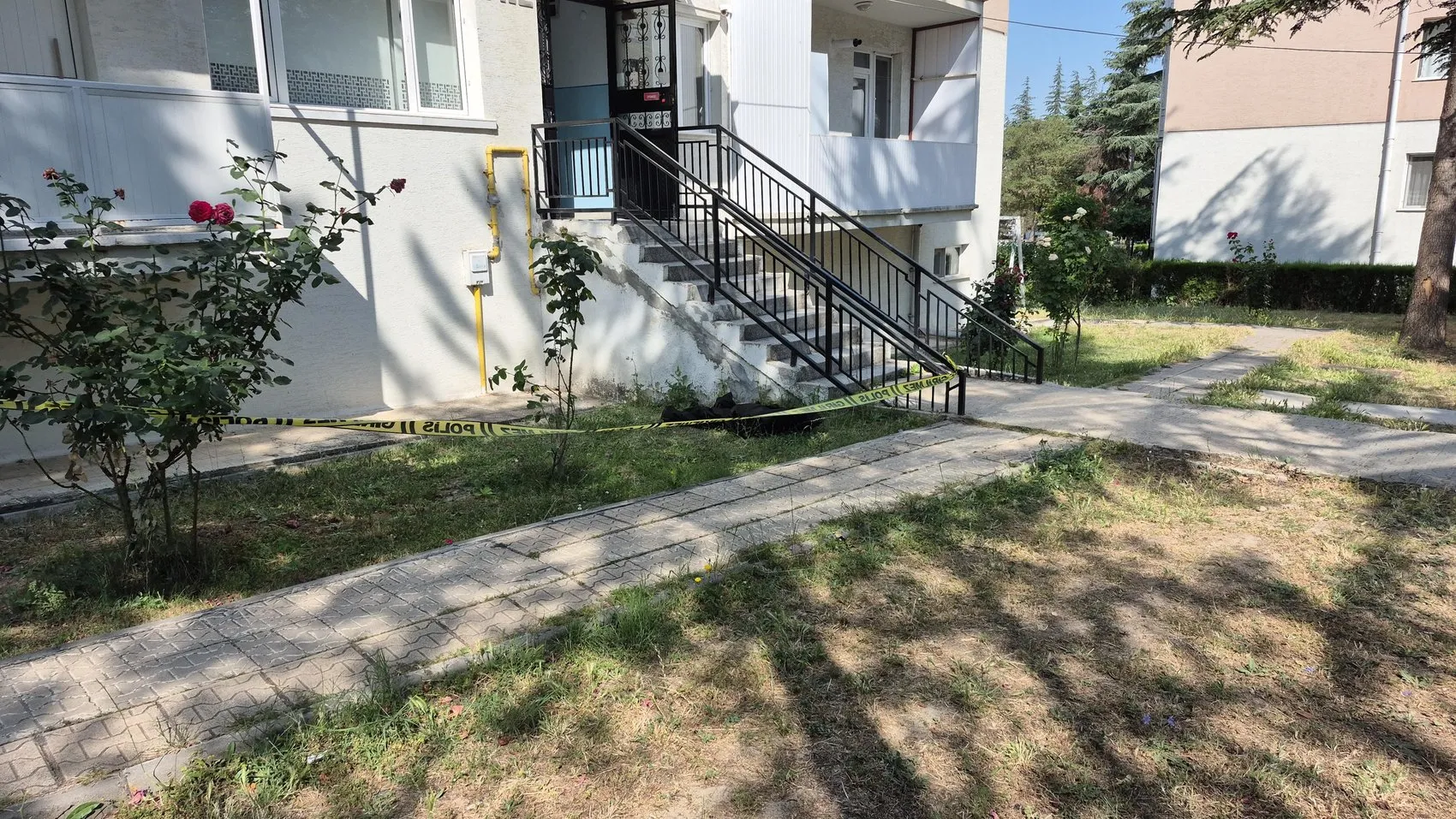 Eskişehir’de 89 yaşındaki kadın dördüncü kattan düşerek hayatını kaybetti