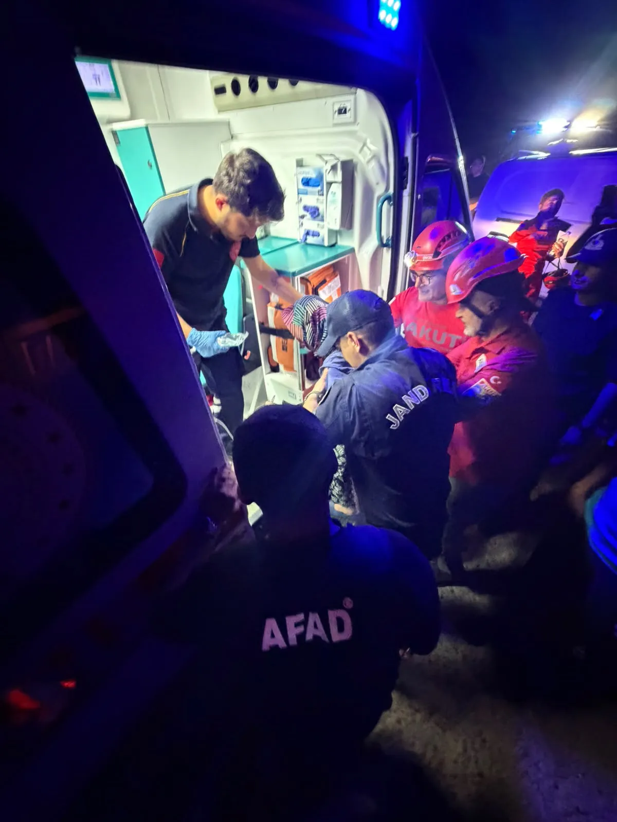 Alanya'da kaybolan 83 yaşındaki Kamile teyze dron yardımıyla bulundu