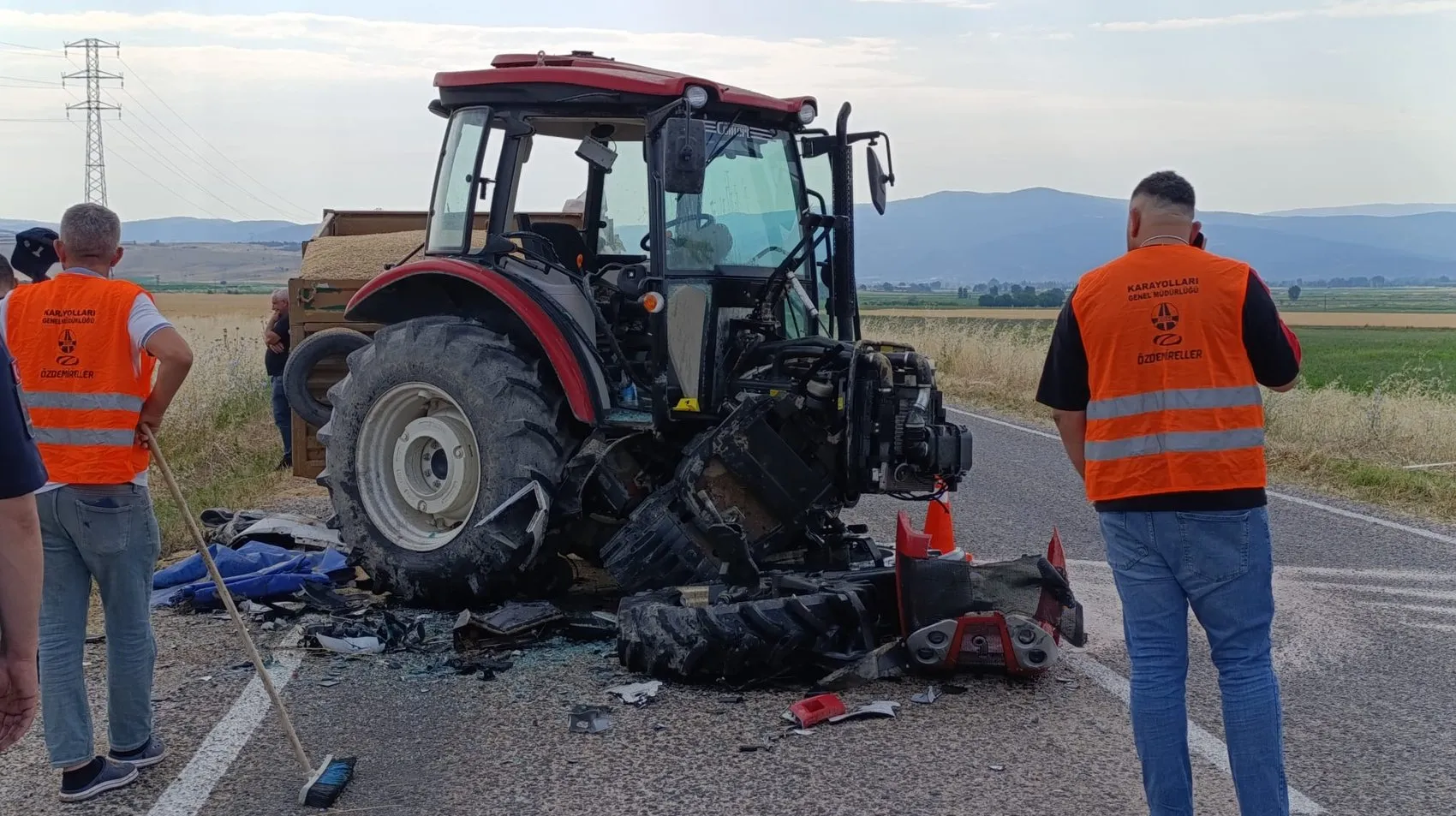 Amasya yolunda acı kaza Bir aile cenaze dönüşü yok oldu
