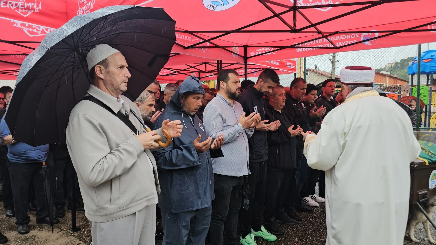 Rusya'daki İHA saldırısında hayatını kaybeden çarkçıbaşı son yolculuğuna uğurlandı