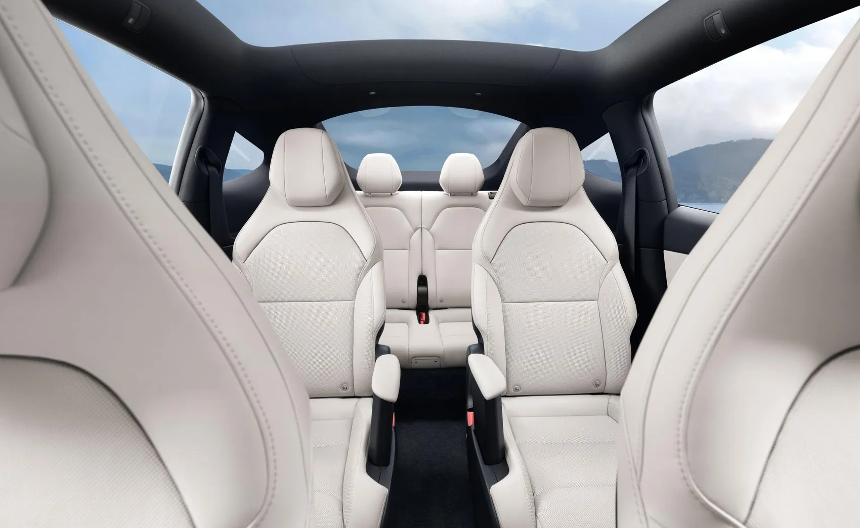 Tesla 6 koltuklu yeni Model Y'yi tanıttı: İşte özellikleri
