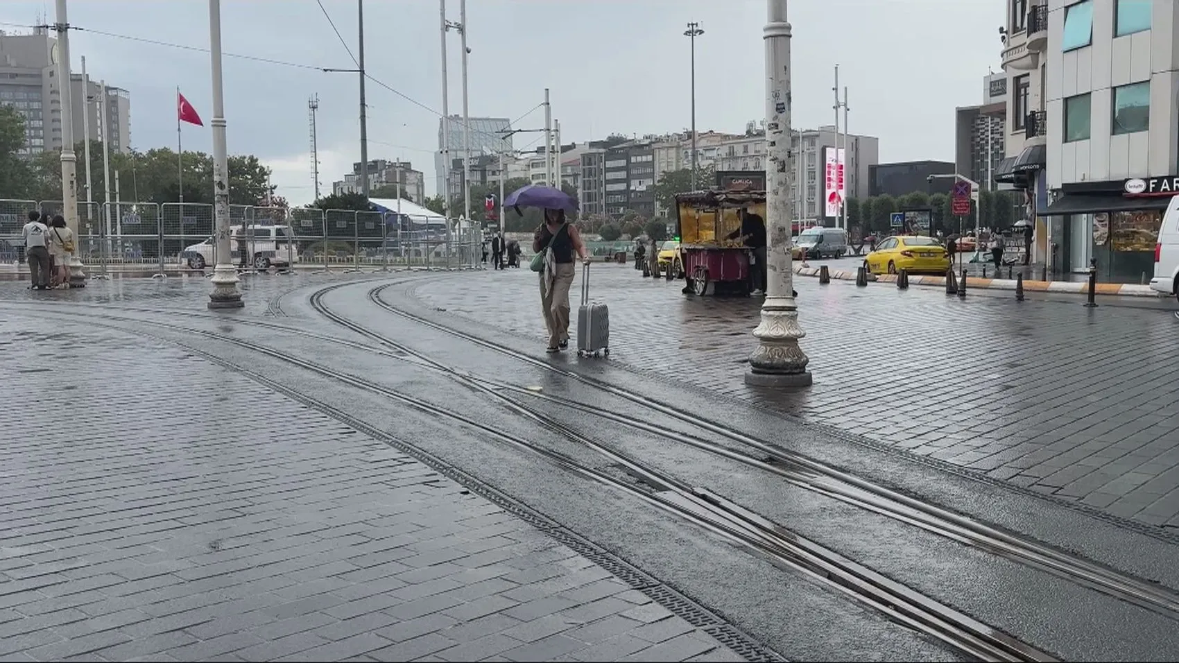 İstanbul güne şiddetli yağışla uyandı