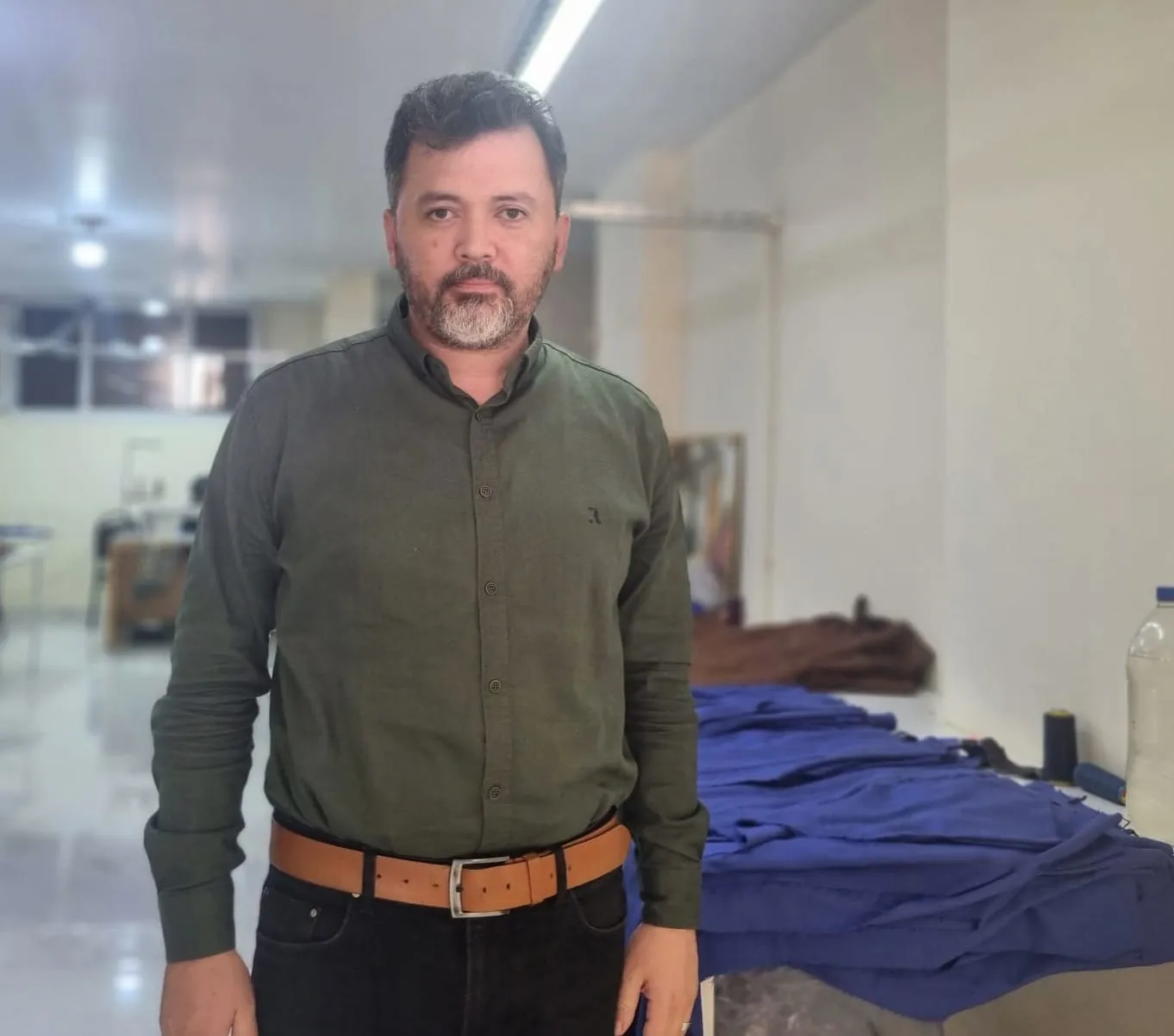 Suriyeli kadınlar Azez’de kendi kıyafetlerini dikiyor