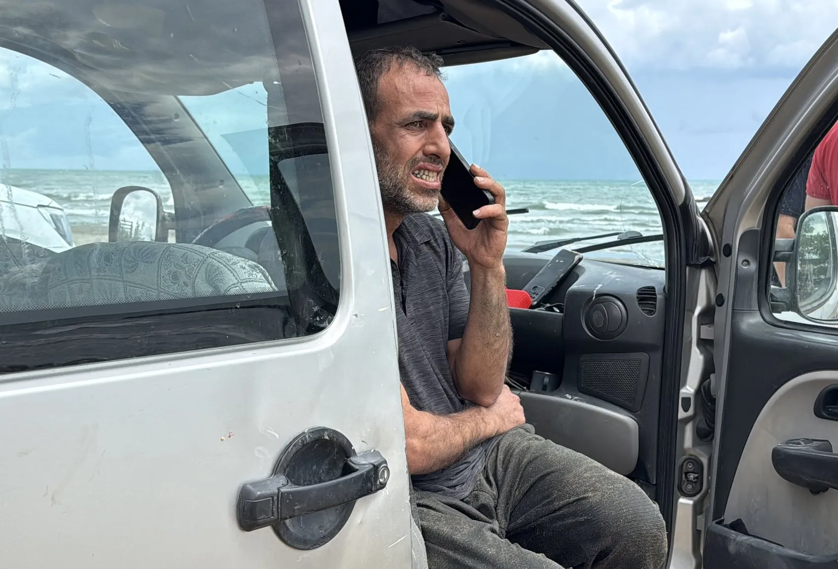 Samsun Atakum sahilinde iki kişi boğulma tehlikesi geçirdi