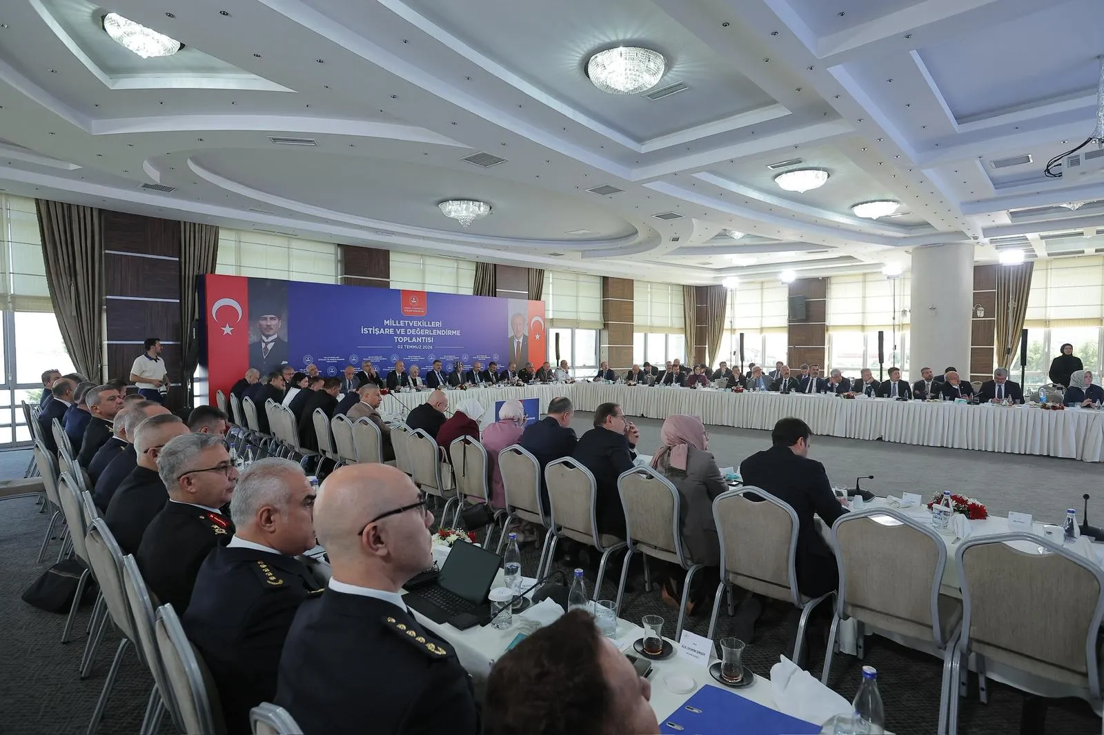 İçişleri Bakanı Çiftçi ve AK Partili vekiller güvenlik gündemiyle toplandı
