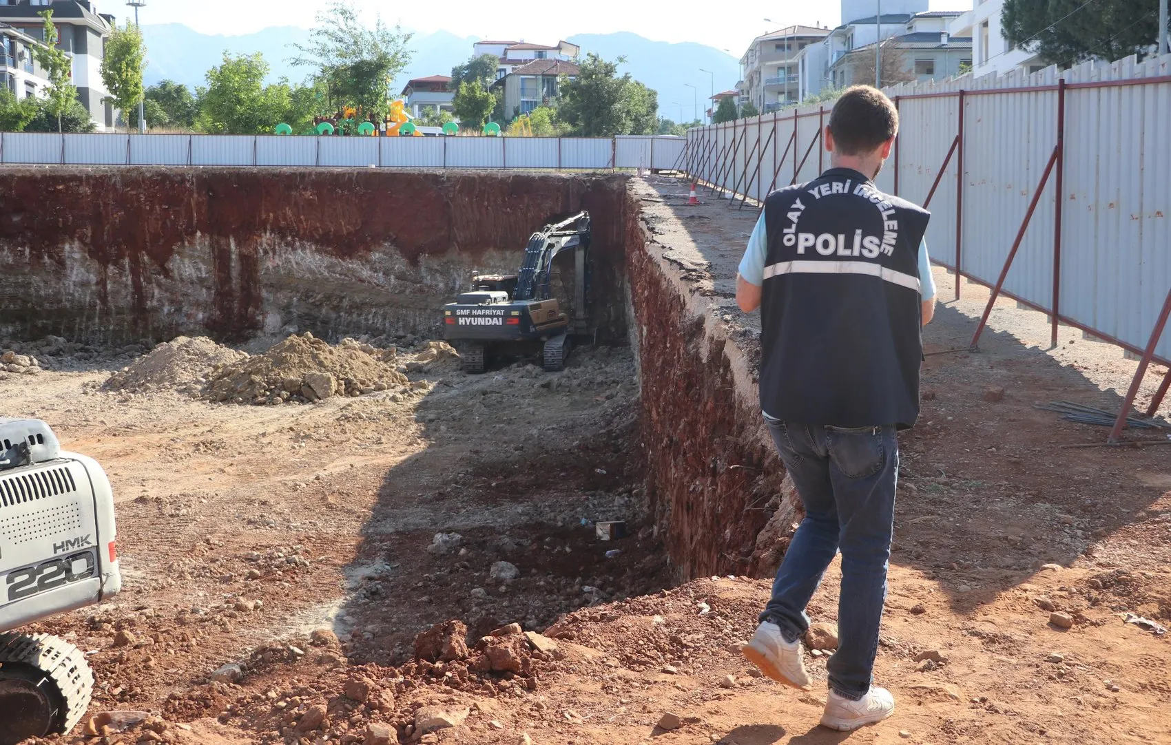 Denizli’deki inşaatta toprak altında kalan operatör hayatını kaybetti