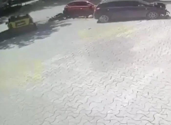Konya’da kaldırımdaki anne ve kızını taksi hayattan kopardı