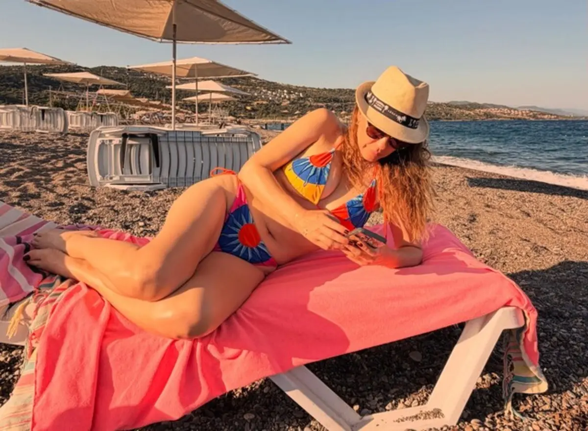Kızılcık Şerbeti nin Kıvılcım ı Evrim Alasya tatilde! Bikinili pozlarını peş peşe paylaştı 3
