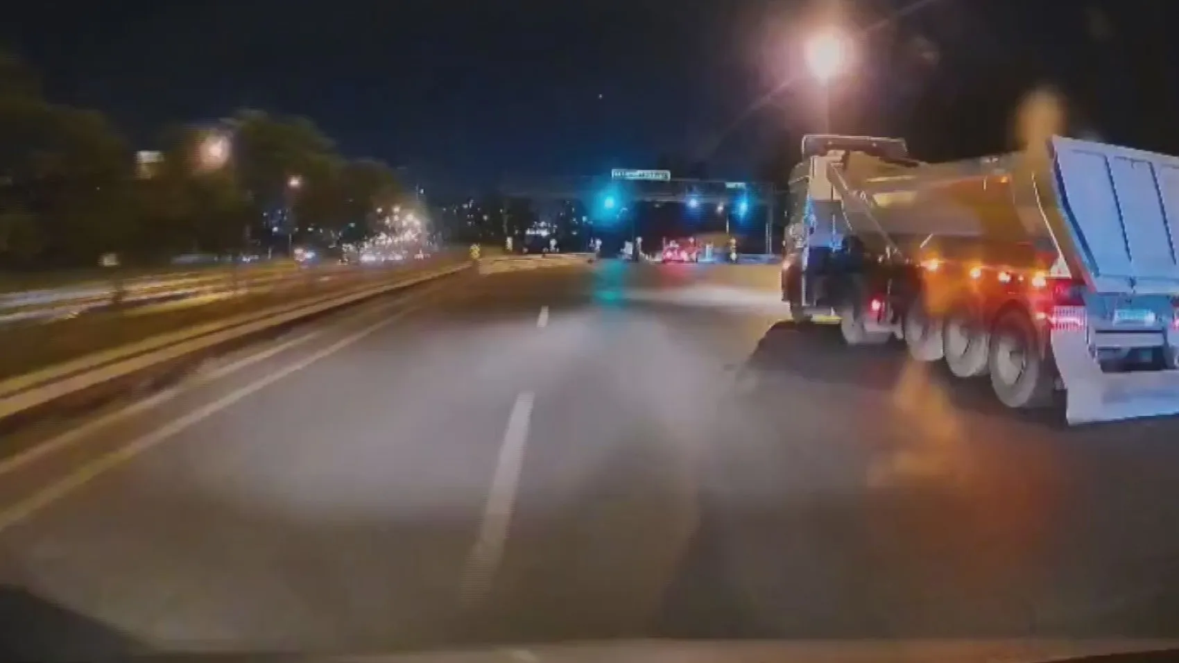 TEM Otoyolu'nda kamyon dehşeti kamerada