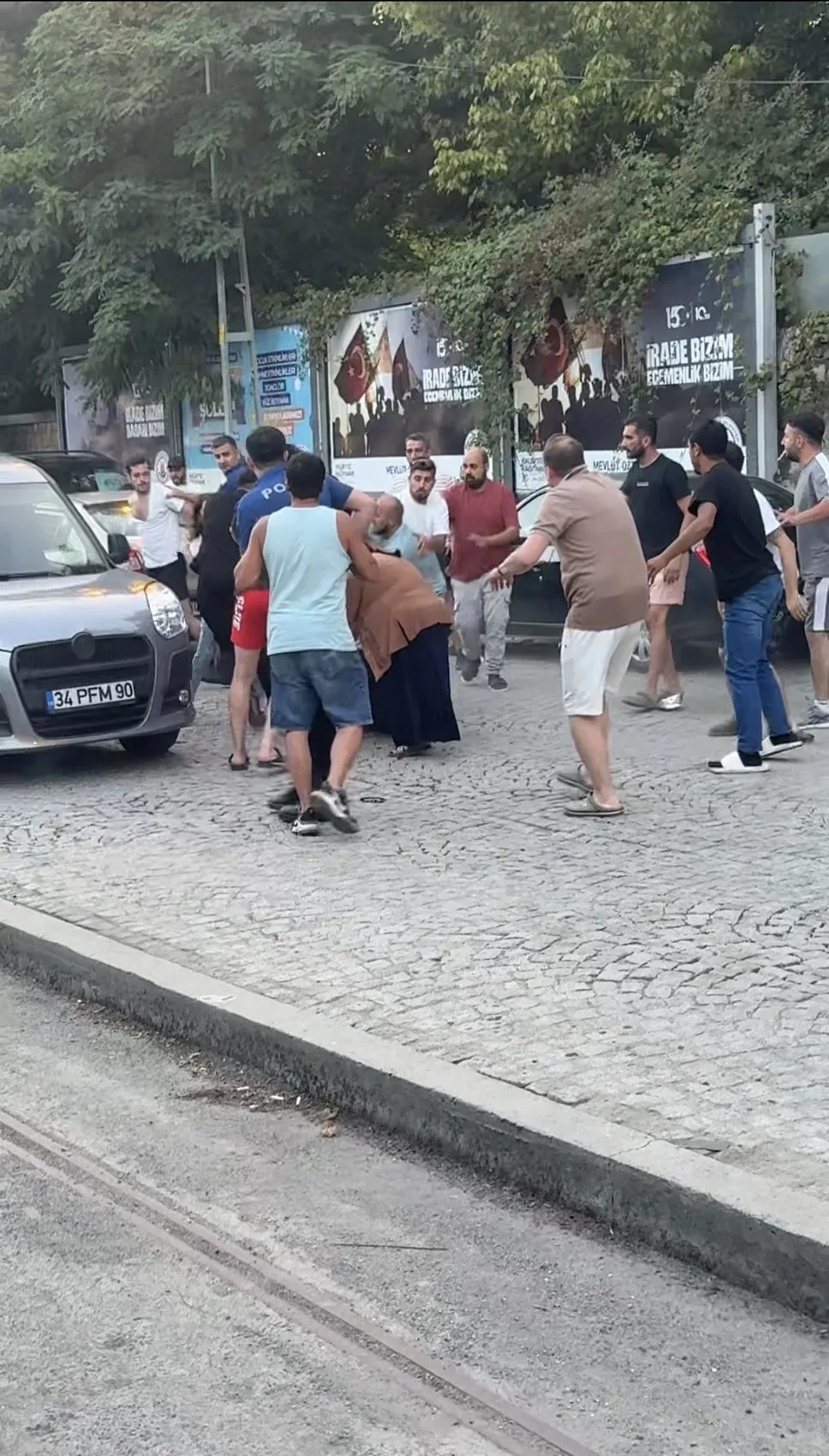 Kağıthane'de trafik kavgası kanlı bitti 4 yaralı
