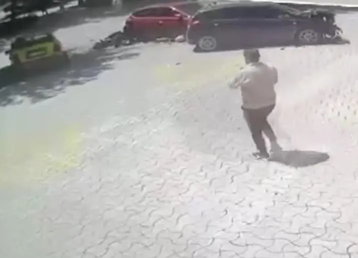 Konya’da kaldırımdaki anne ve kızını taksi hayattan kopardı