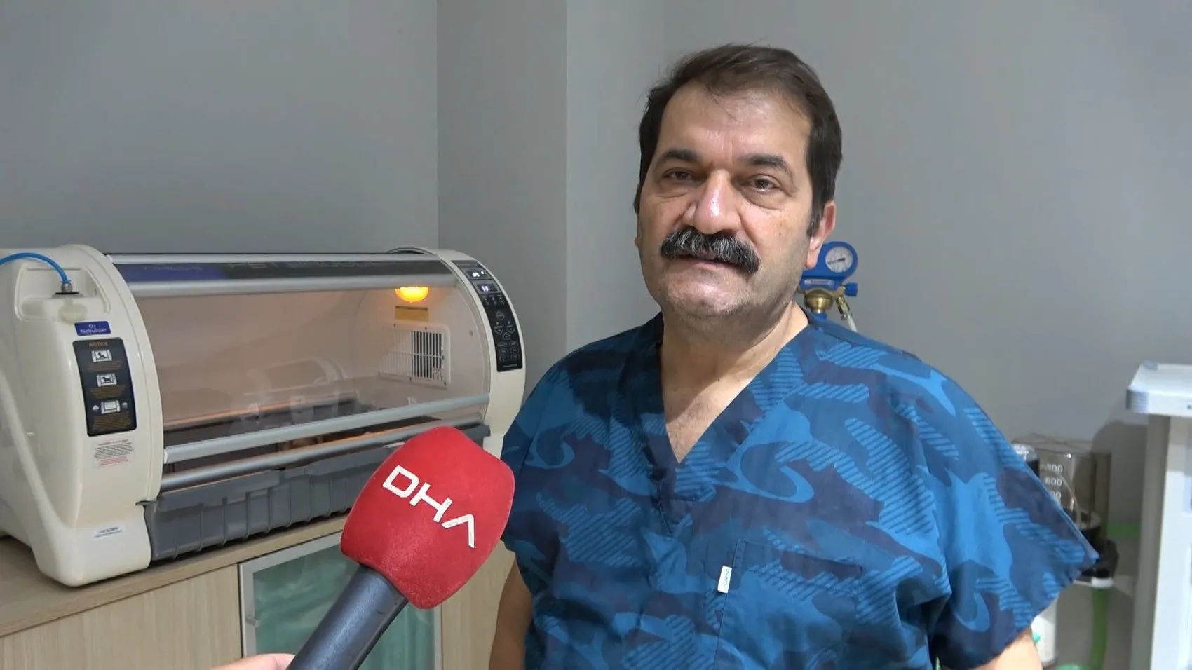 Bursa'da Kangal yavrularına sahip çıkan veterinerler hayata döndürdü