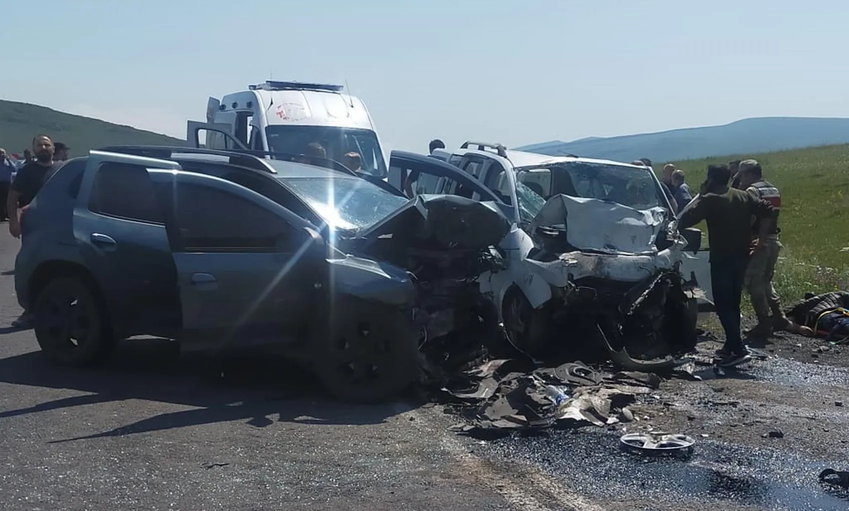 Ardahan’da zincirleme kaza 3 kişi hayatını kaybetti