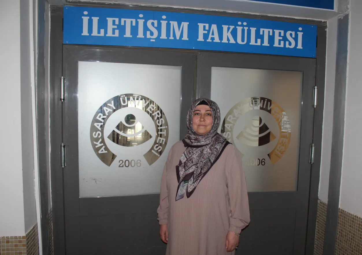 Üniversite hayalini 42 yaşında birincilikle taçlandırdı