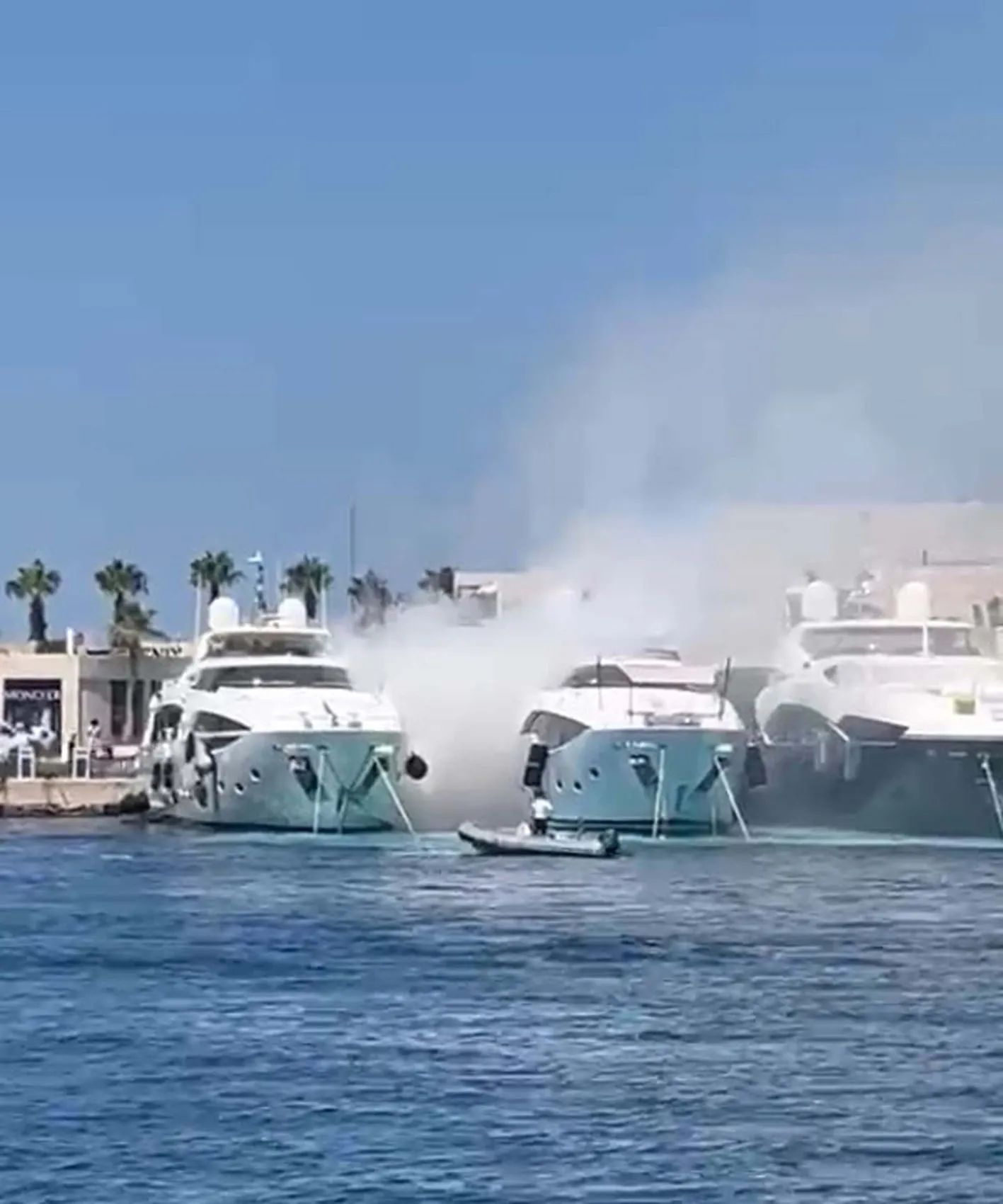 Bodrum Yalıkavak'ta marinada bot patlaması 1 yaralı