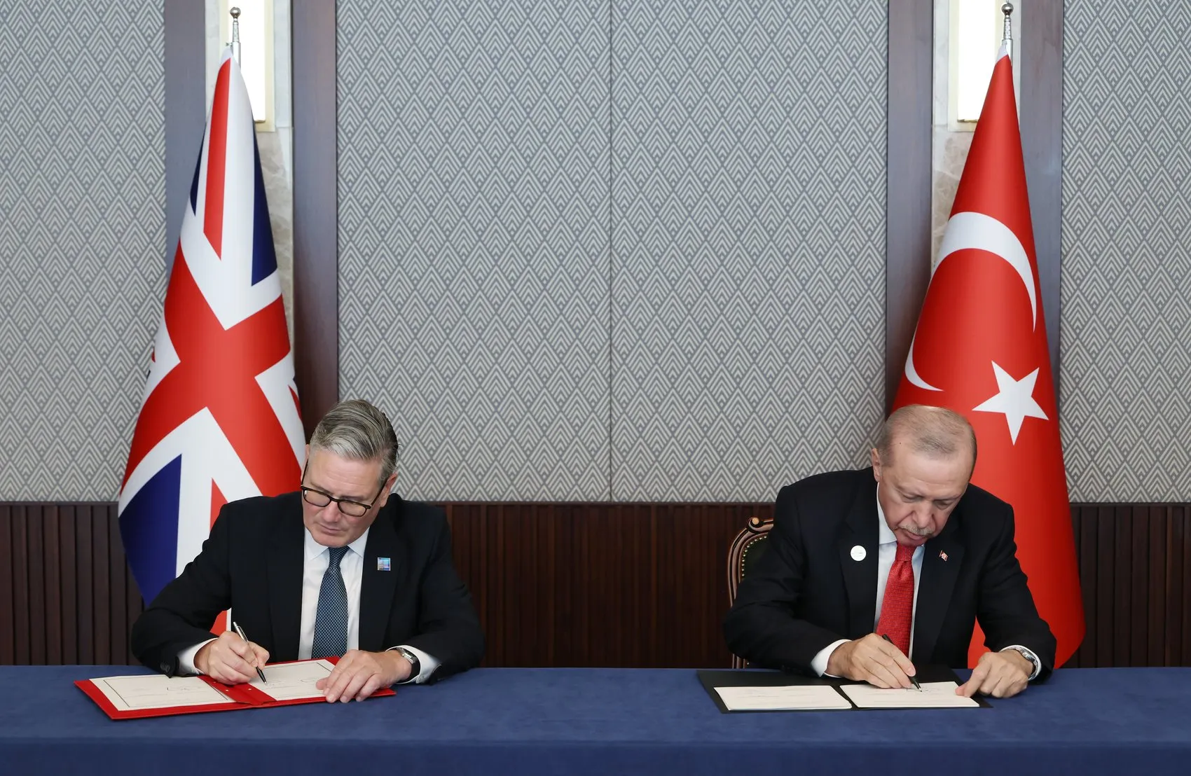 Erdoğan ve Starmer Ankara’da bir araya geldi