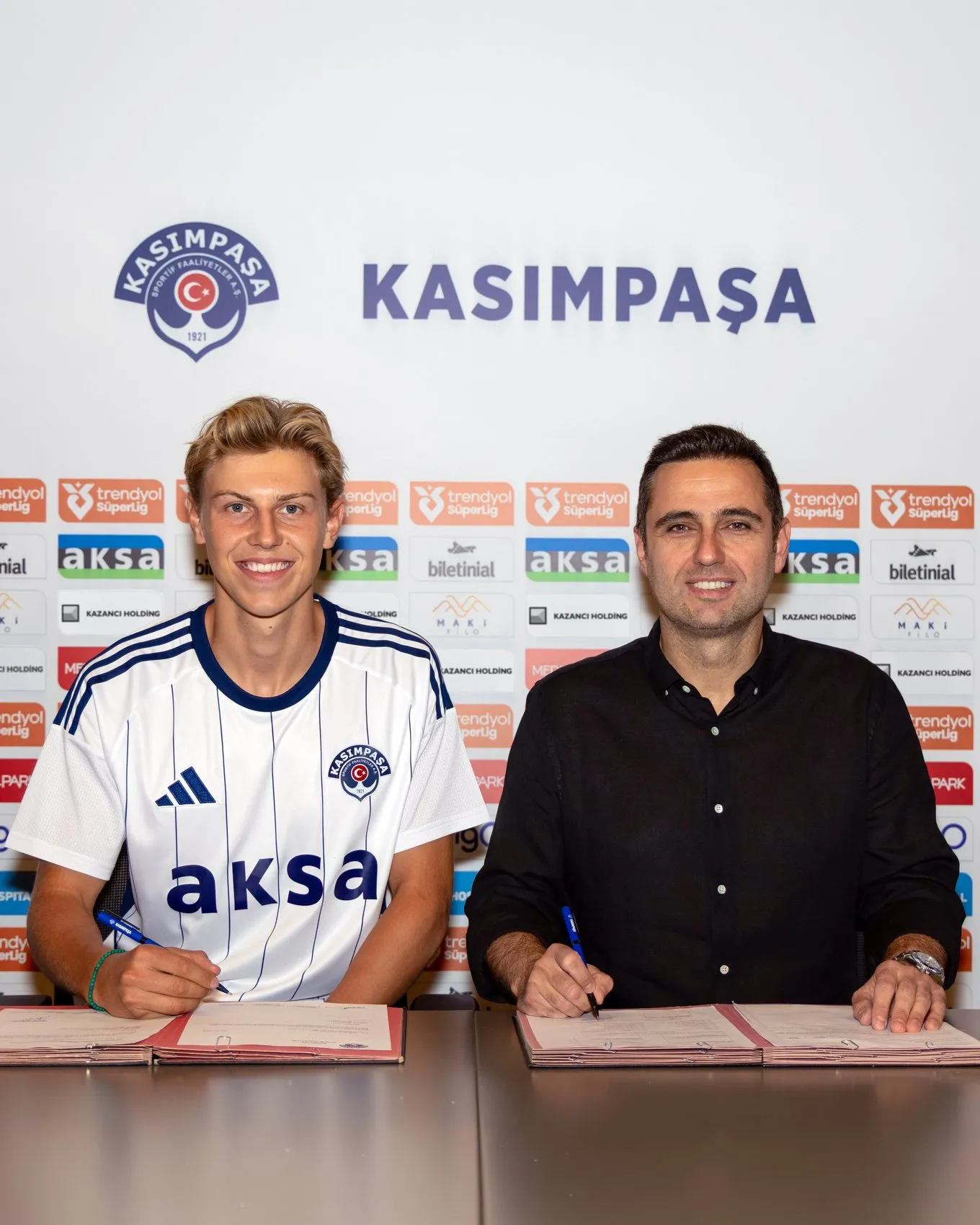 Kasımpaşa kadrosuna yeni bir sol bek ekledi