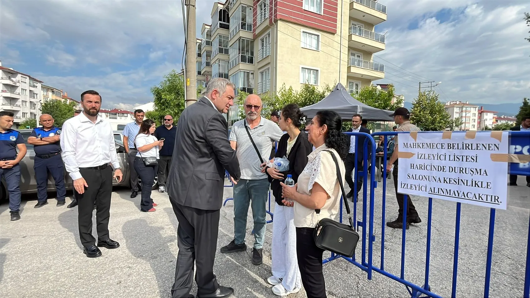Tanju Özcan ve 18 sanık hakim karşısına çıktı