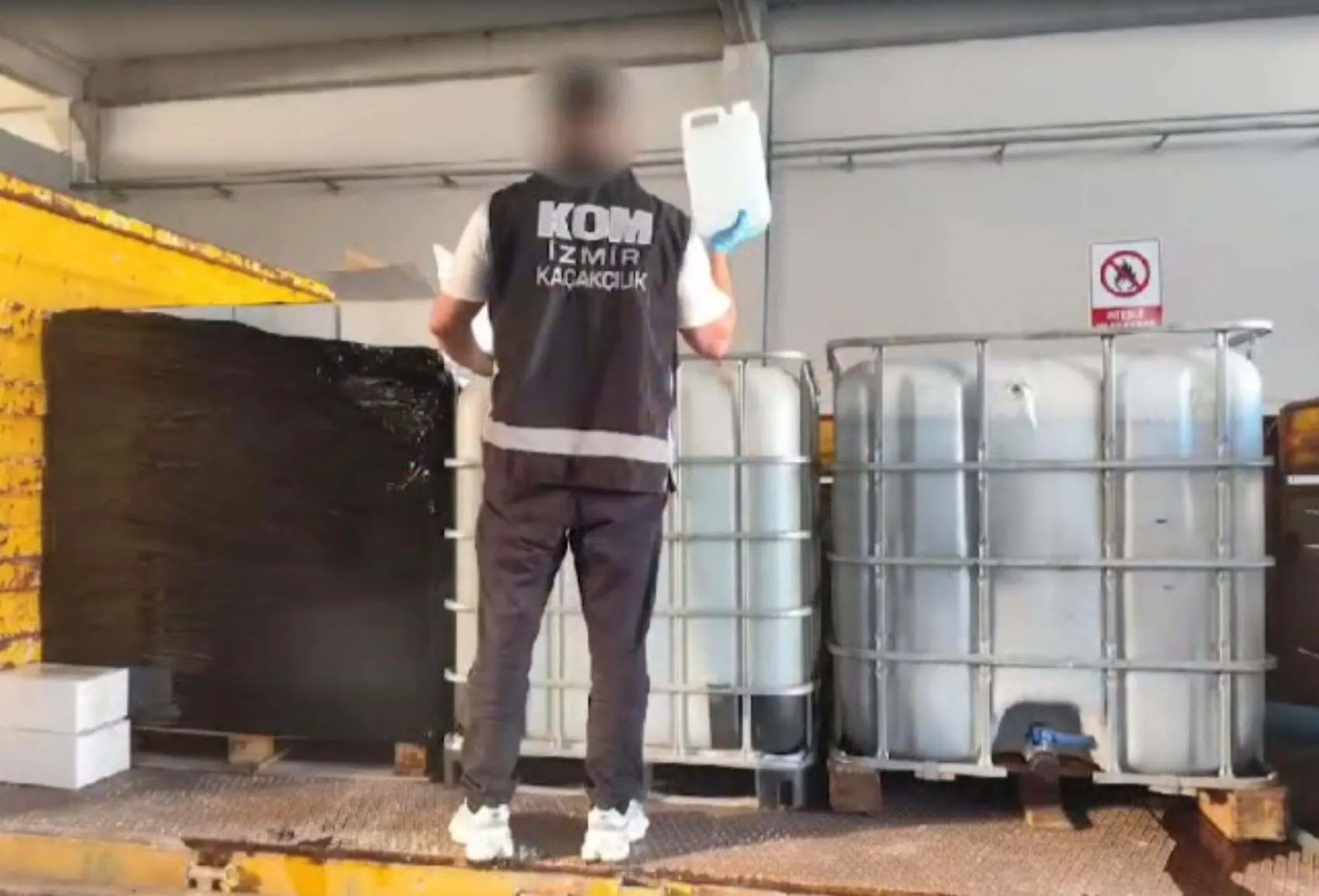 İzmir'de kaçak içki operasyonu
