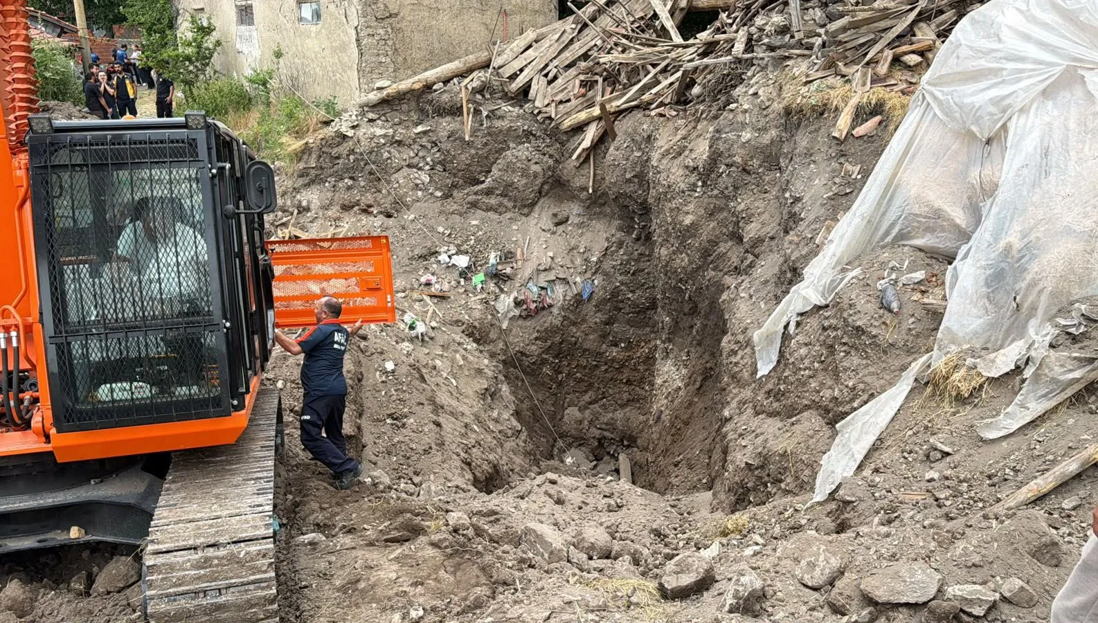 Eskişehir’de define hüsranı 12 metrelik tünel mezar oldu