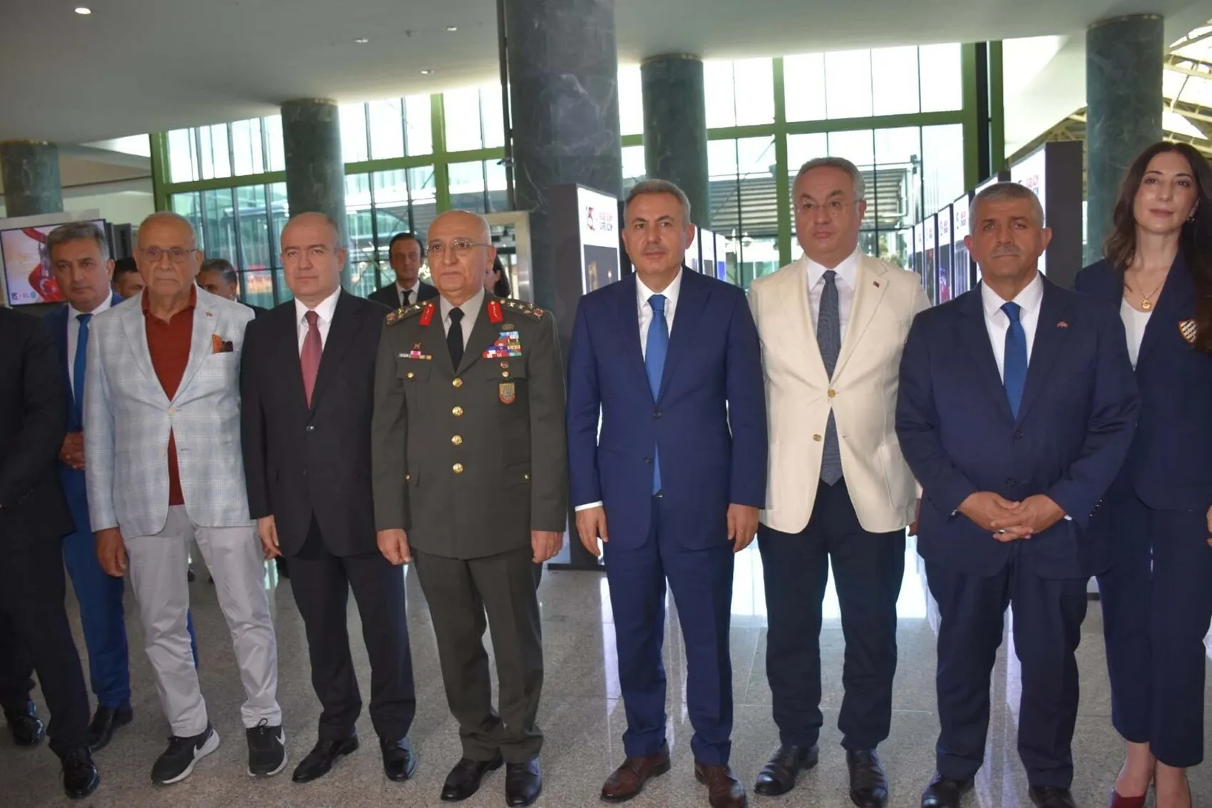 İzmir Havalimanı'nda 15 Temmuz'un izleri sergileniyor
