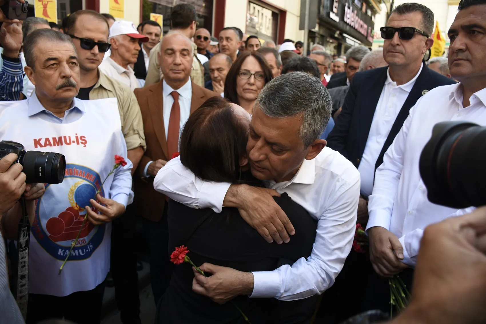 Madımak Oteli önünde adalet arayışı sürdü