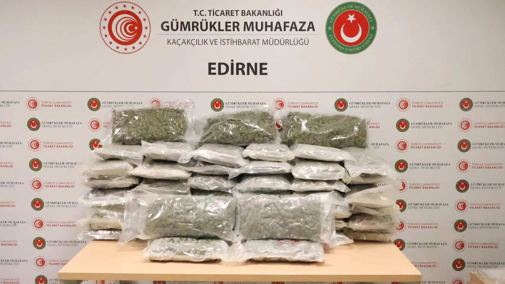 Gümrüklerde rekor kaçakçılık operasyonu
