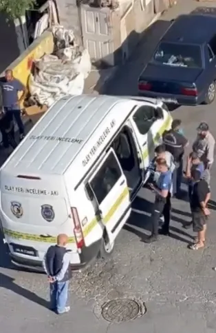 Beylikdüzü'nde evinin önünde fenalaşan genç kadın hayatını kaybetti