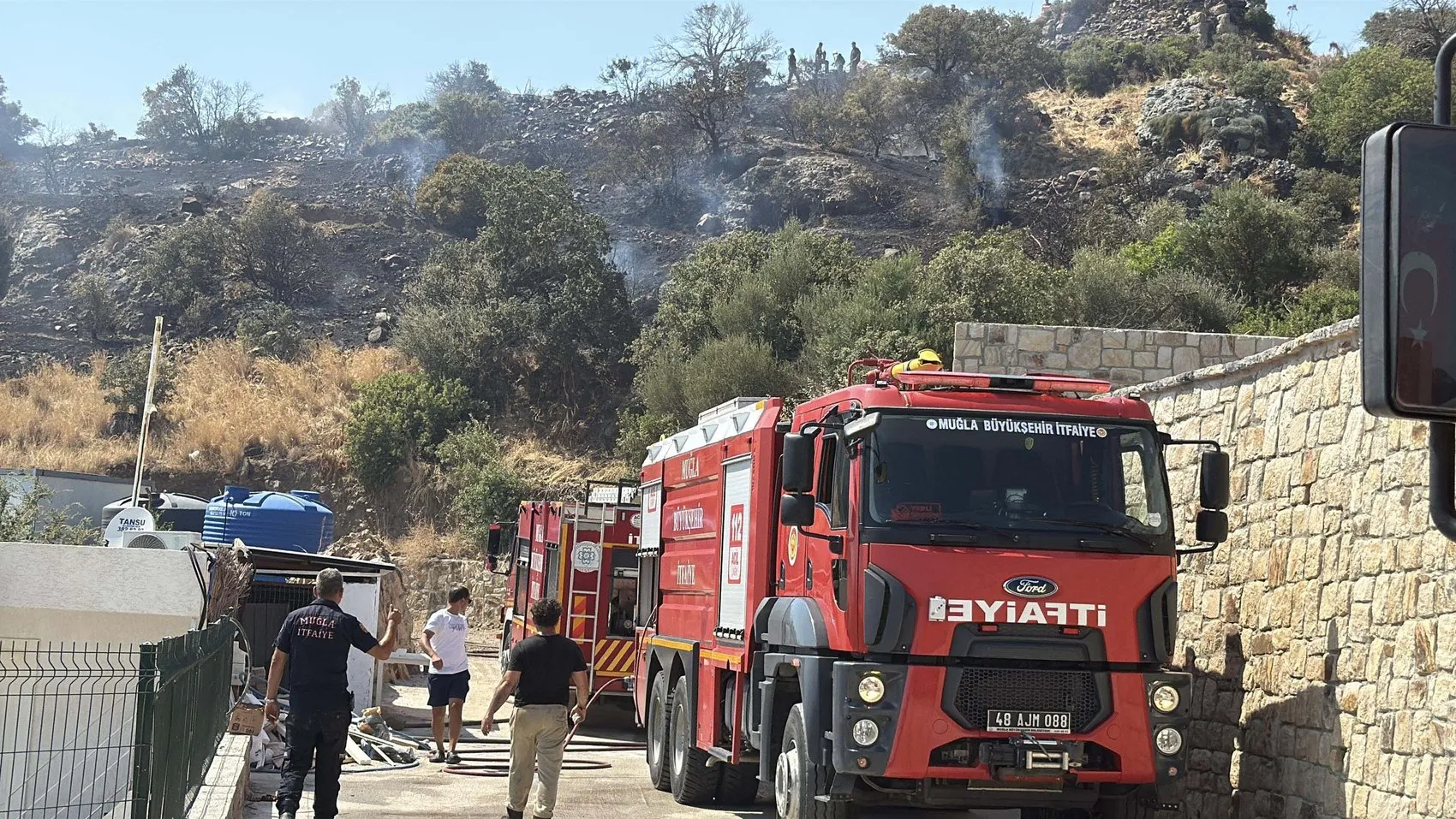 Bodrum Gümüşlük'te korkutan yangın söndürüldü