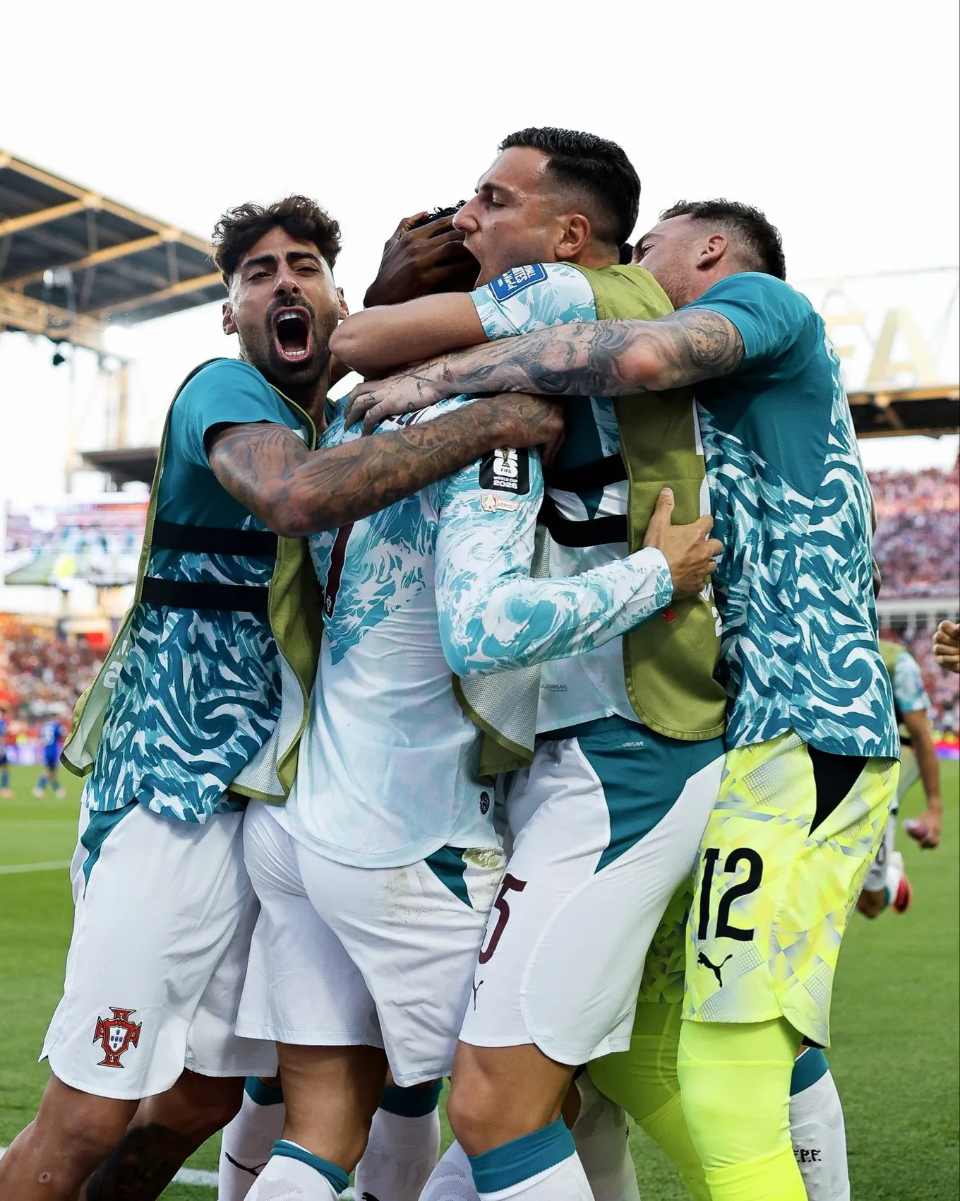 Ronaldo ve arkadaşları son saniyede Hırvatistan'ı turnuva dışına itti