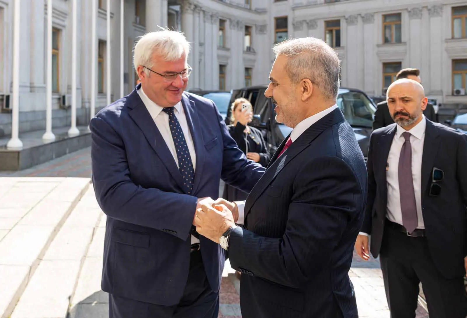 Hakan Fidan Kiev'de kritik diplomasi trafiğine başladı