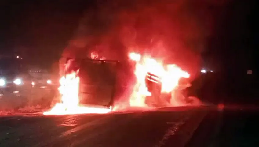 Niğde yolunda gece yarısı kaza Kamyonet alev topuna döndü