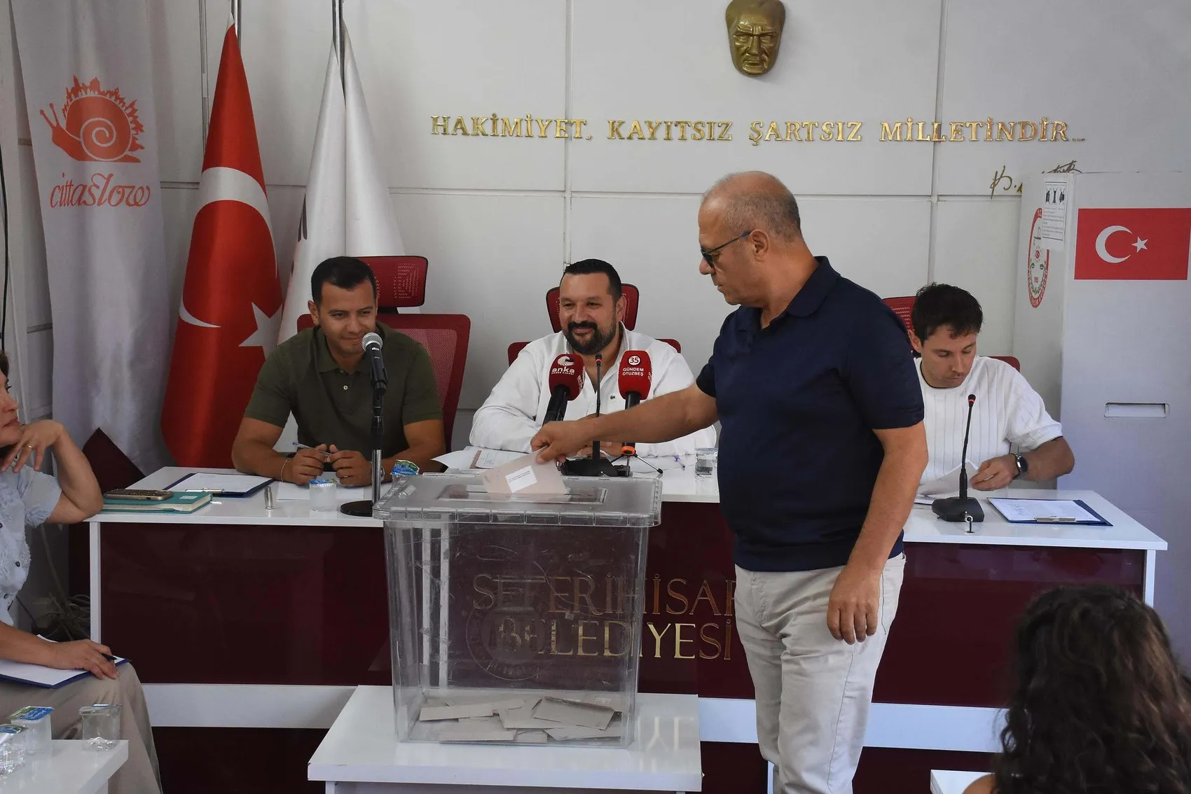 Seferihisar Belediye Meclisi yeni başkan vekilini seçti