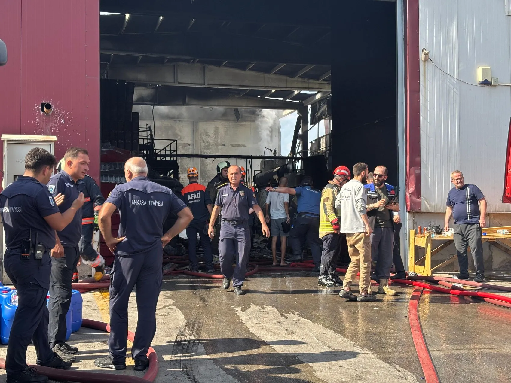 Kahramankazan’daki dev atık yağ fabrikasında korkutan yangın