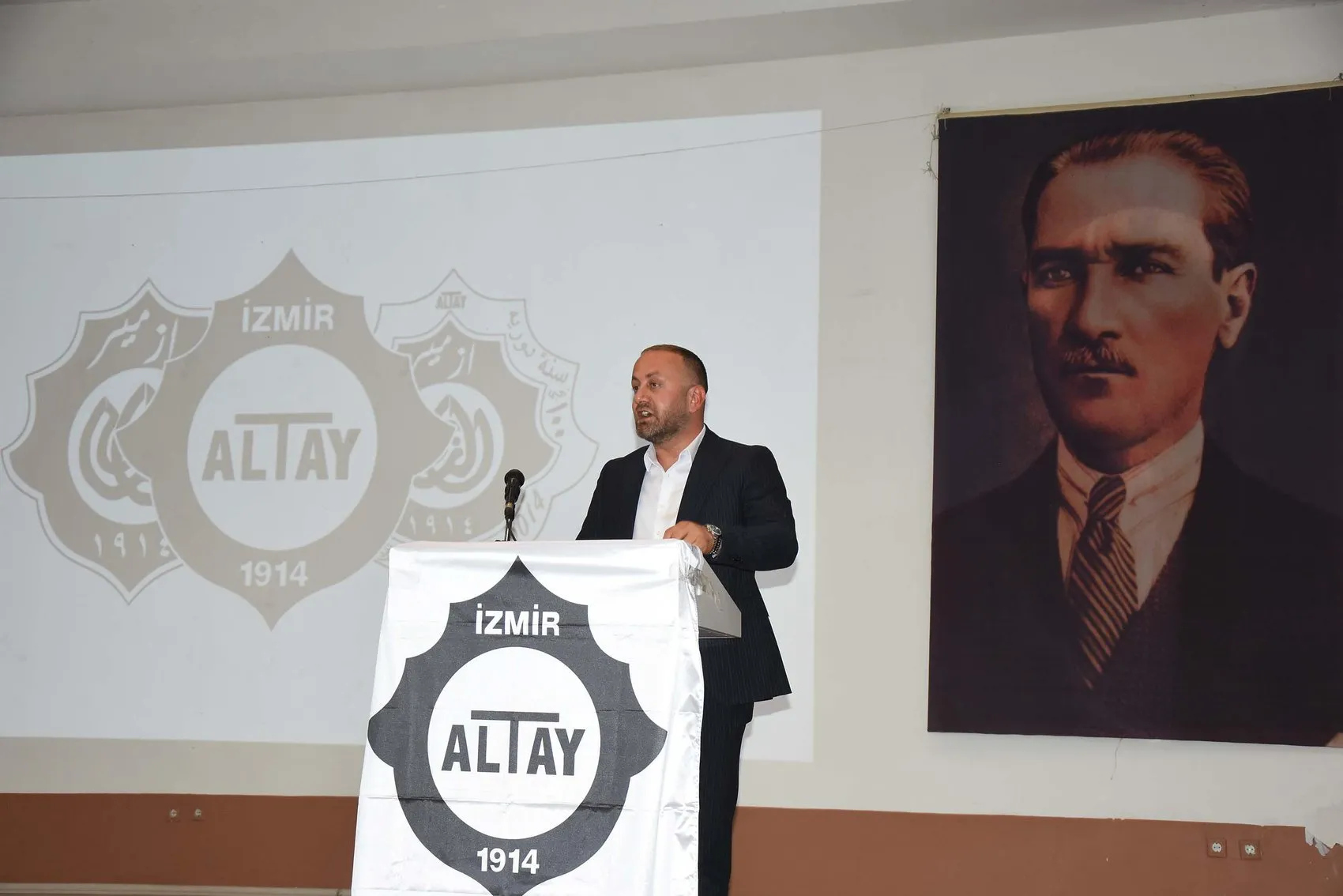 Altay kulübünde yönetim krizi büyüyor