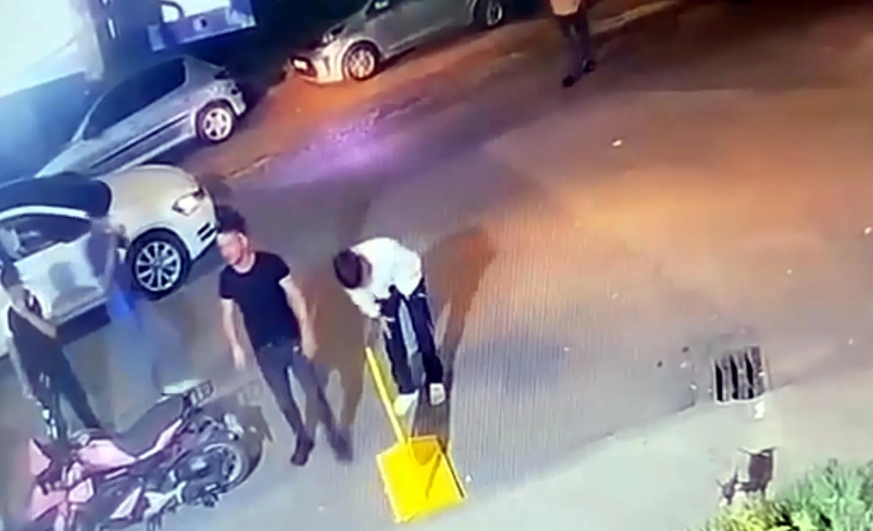 Çorlu sokaklarında bıçaklı kavga kameraya yansıdı