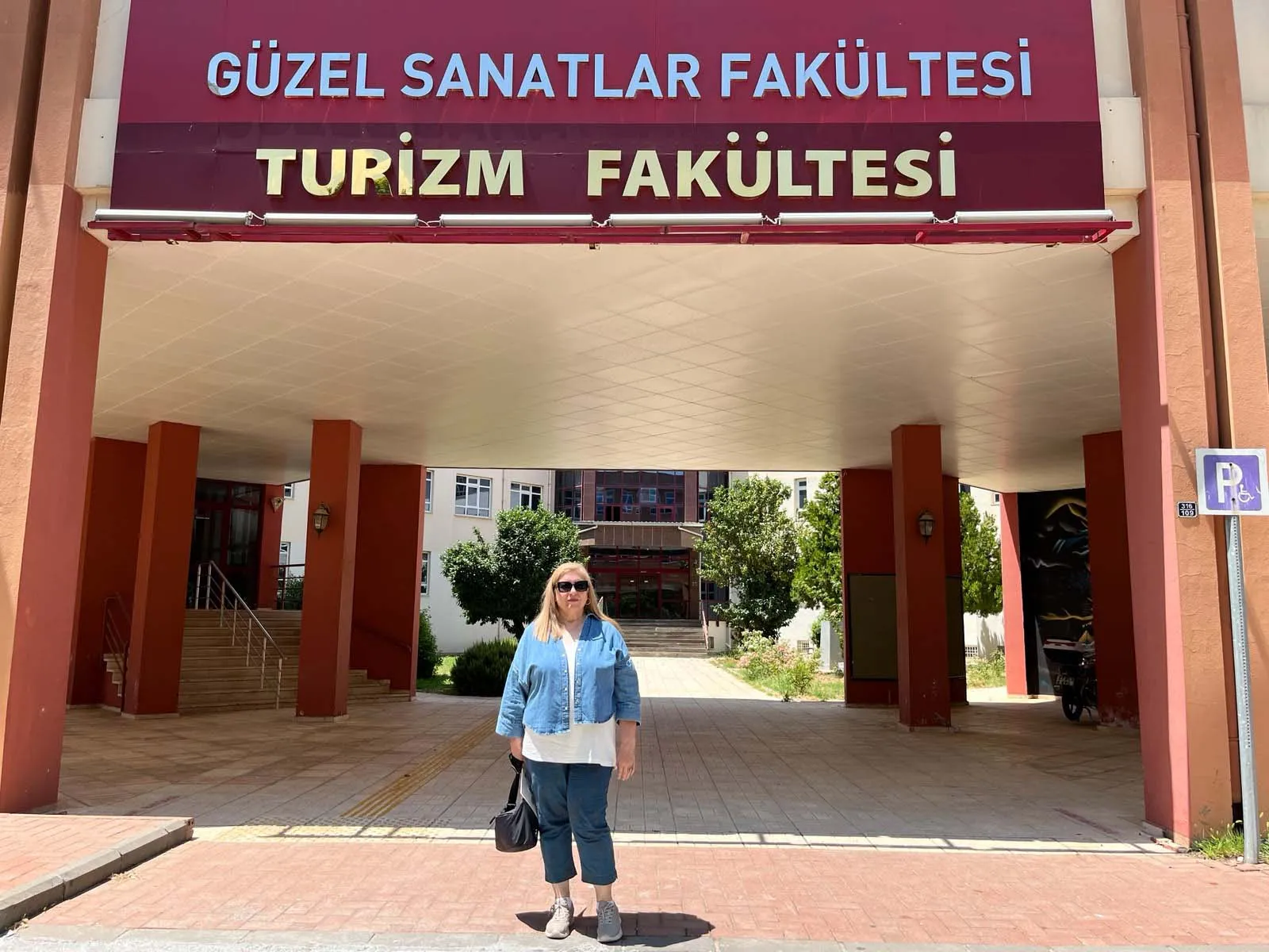 15 yaşında okuldan koparılan Zeynep 62 yaşında yüksek lisansını bitirdi