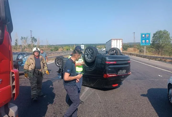 Silivri TEM üzerinde zincirleme trafik kazası