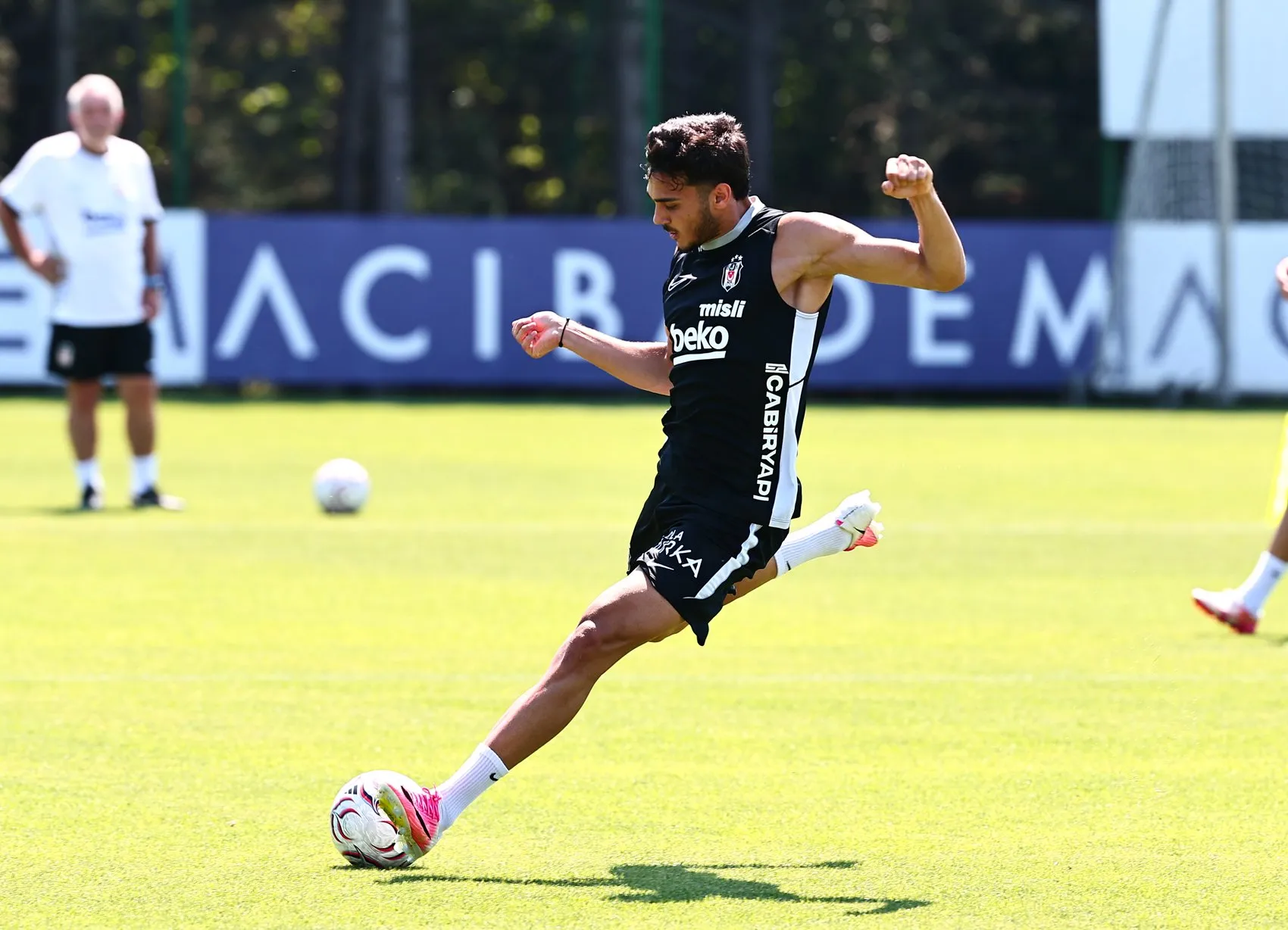 Beşiktaş Avrupa kampı için yola çıkıyor