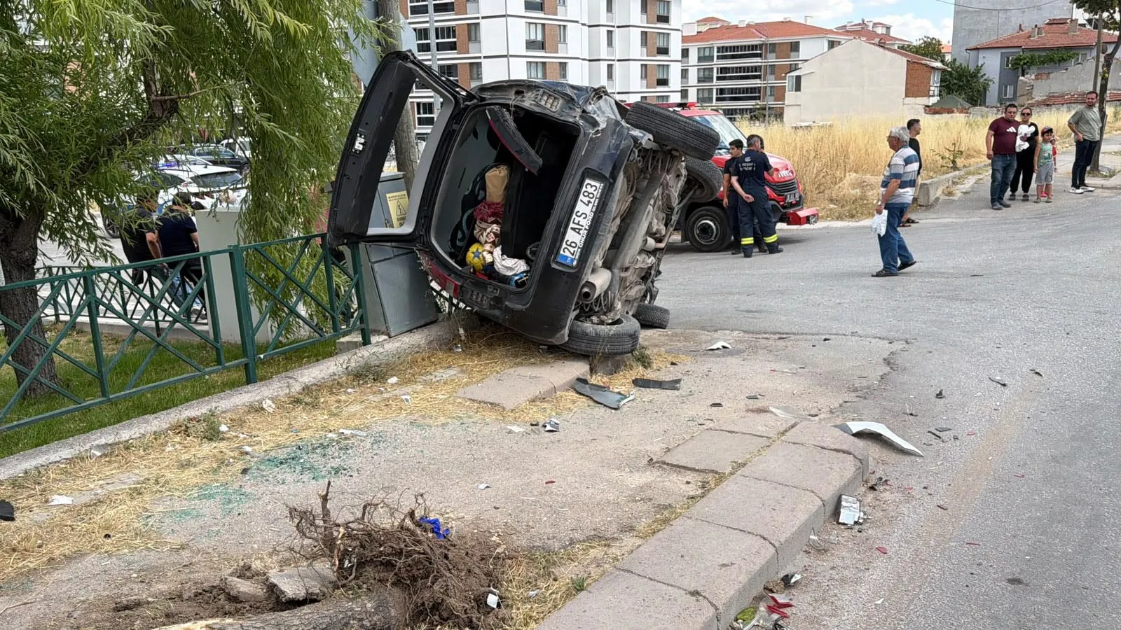 Eskişehir’de iki araç çarpıştı 8 kişi hastaneye kaldırıldı